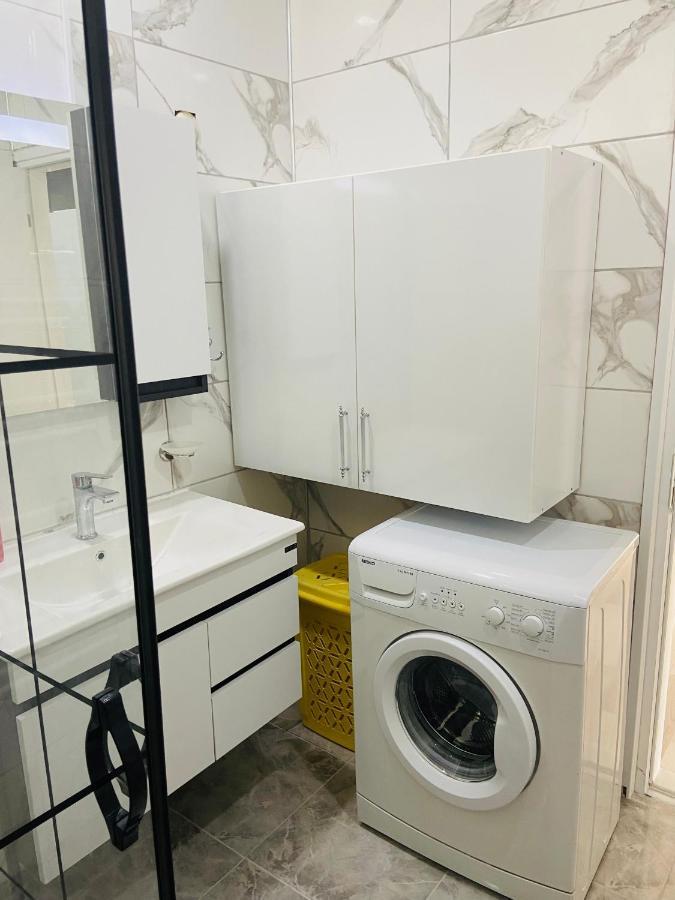 Appartement Near Isiklar Street, Close To Kaleici